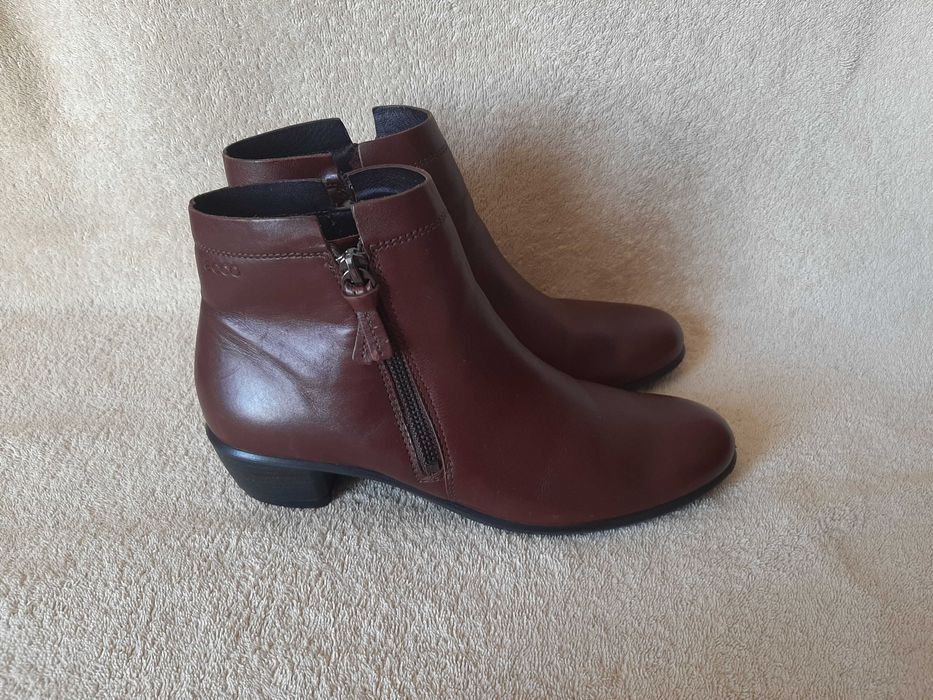 Ботильйони черевики Ecco Shape р.38