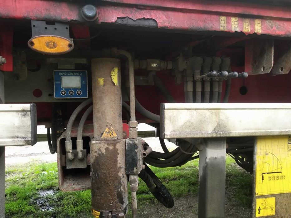 Напівпричіп PANAV з маніпулятором FASSI F235 на 6,5 т. і 8,3 м довжини