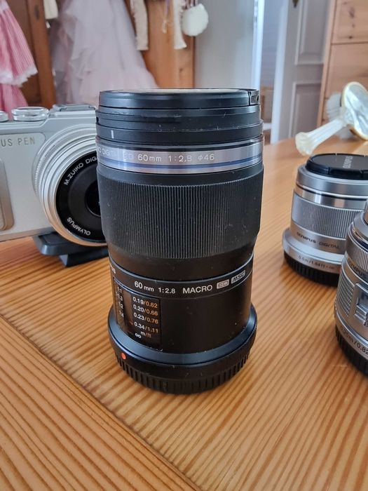 Olympus PEN E-PL8 + 4 obiektywy + lampa + 2 akumulatory | Kompletny zestaw