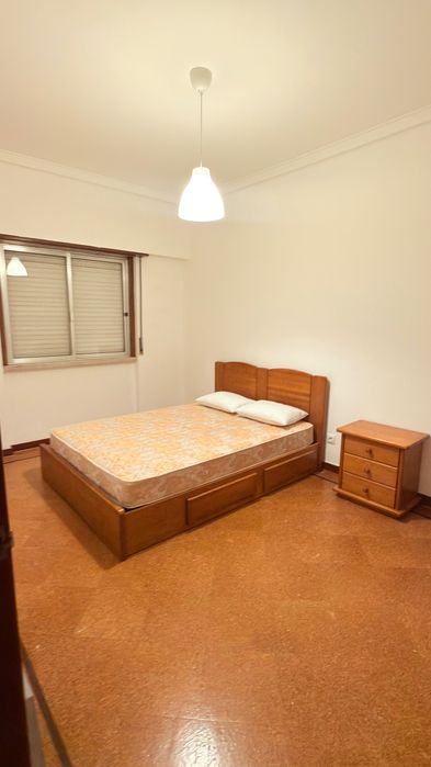 Alugo quarto na Póvoa de Santa Iria