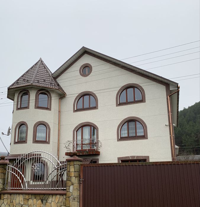 Прадам просторий та  затишний будинок з ремонтом та меблями