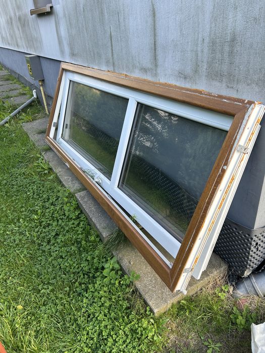 Okna do garazu ciemny dąb