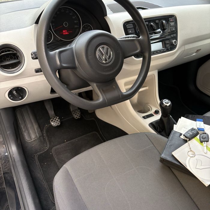 VW Up 75 KM dobre wyposażenie