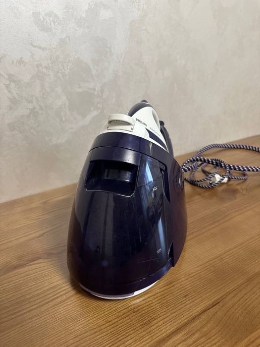 Пароутюг Philips PerfectCare Serie 7000
