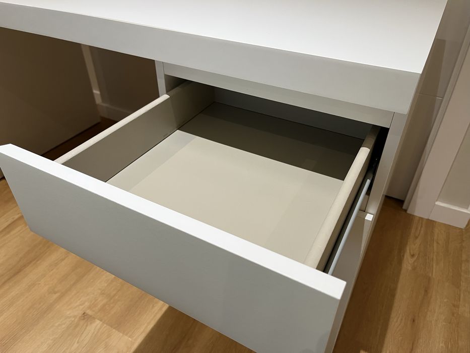 Secretária IKEA MALM