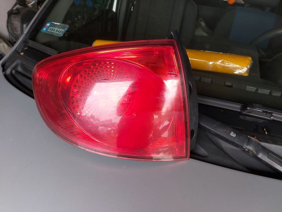 Lampa altea tył lewa prawa