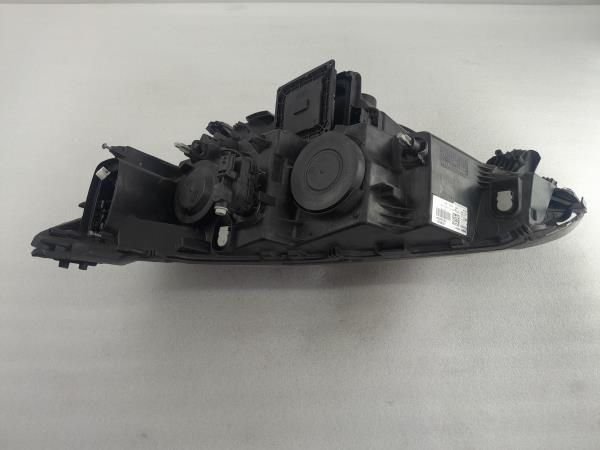 Ótica / farol direita RENAULT Megane IV (B9A/M_)