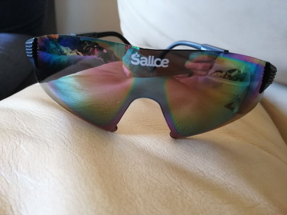 Óculos de sol novos vários