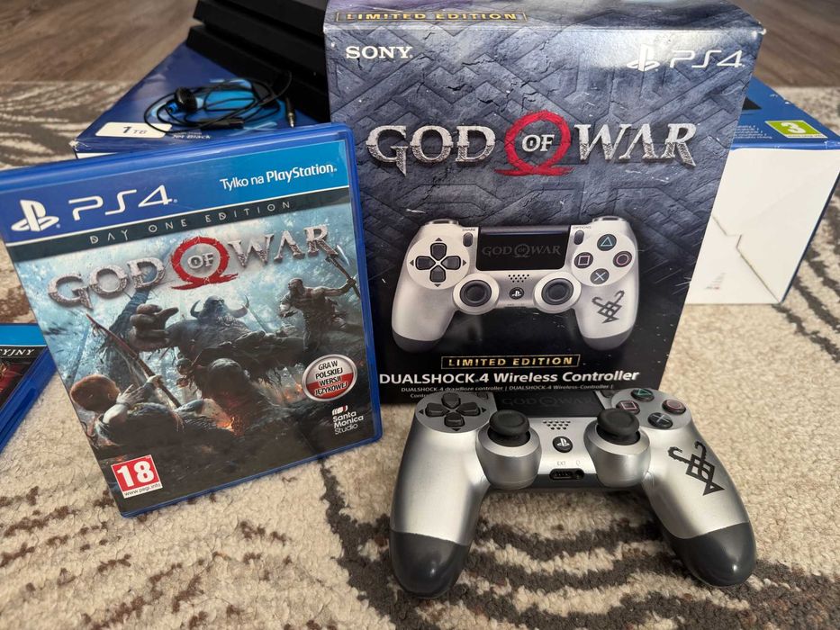 Sprzedam PS4 Pro 1TB + pad, 4 gry, okablowanie – IDEALNY STAN!