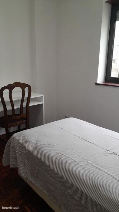 Quarto - localizado em Bairro do Sol Coimbra