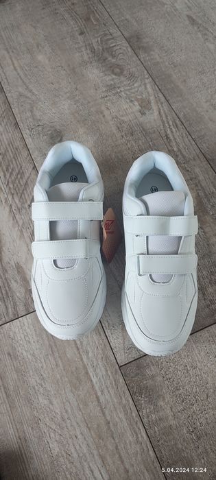 Nowe buty News Wandi roz. 41