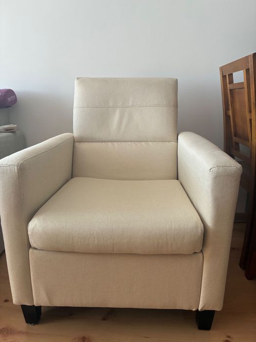 Fotel kremowy. Polecam