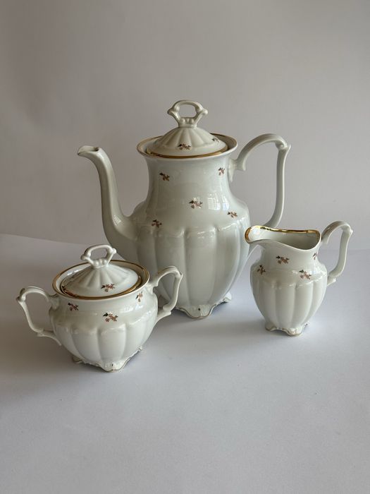 Wałbrzych serwis porcelanowy 6-osobowy Porcelana PRL kwiatki