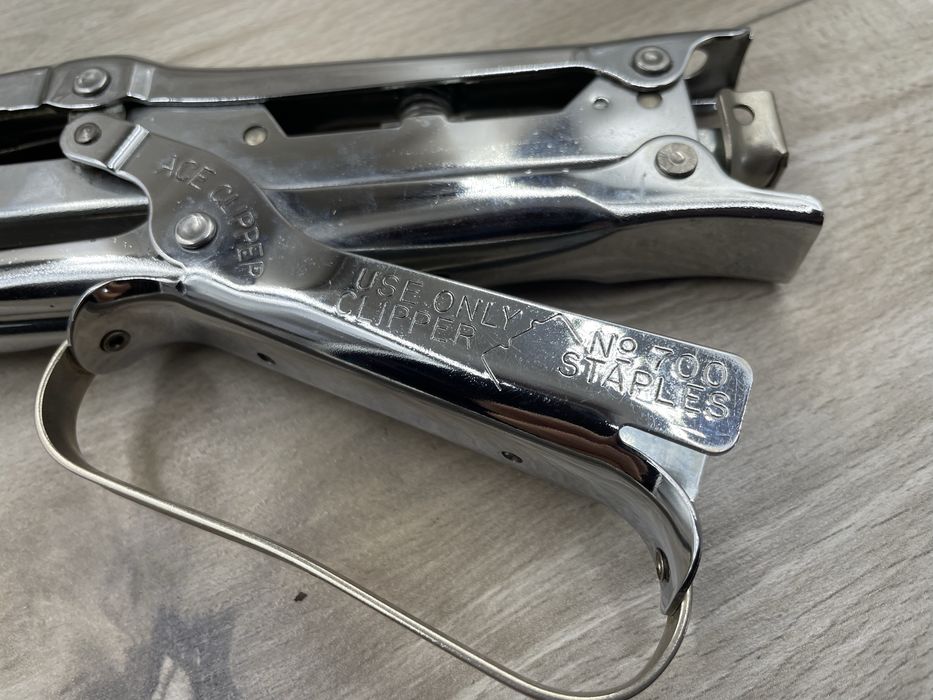 Zszywacz tapicerski Ace Clipper 702