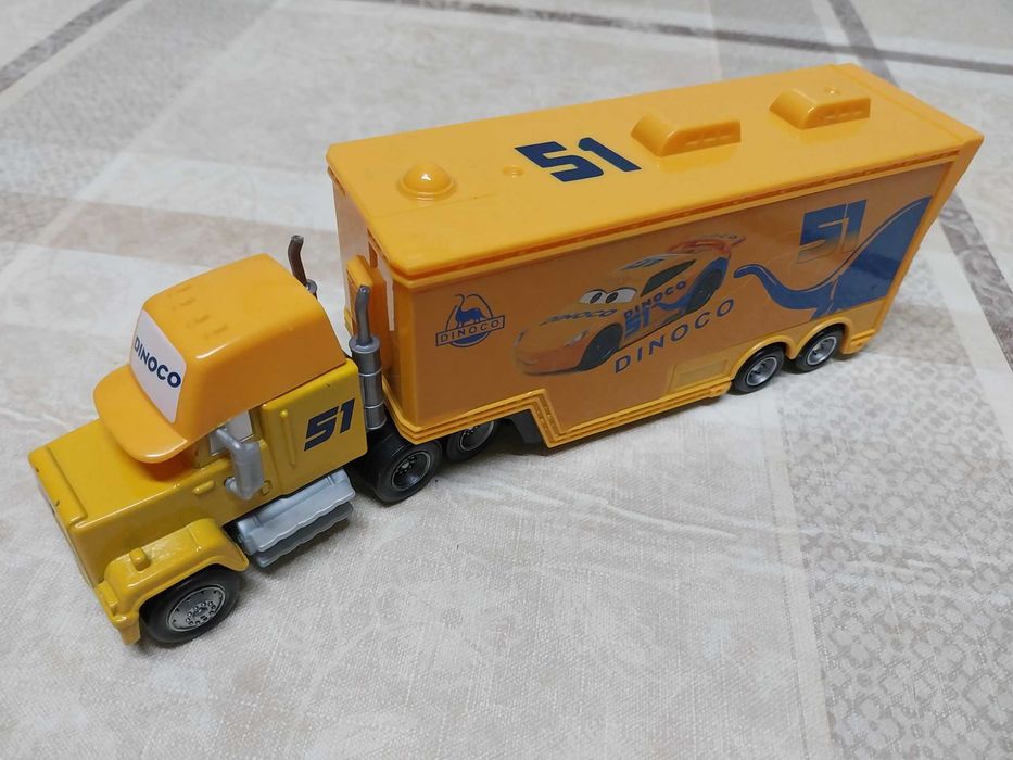Cars / Disney / Pixar – CAMIÃO CRUZ RAMIREZ (Escala 1:55)
