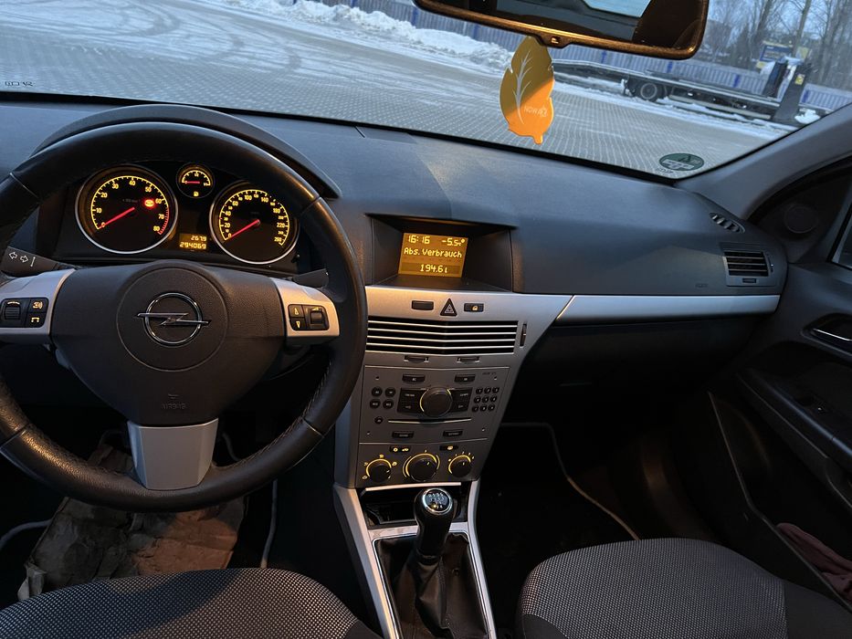 Продам Опель Астра H