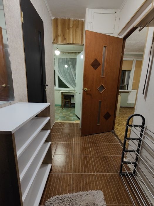 Продам 1 комнатная квартира Залютино, рядом рынок.