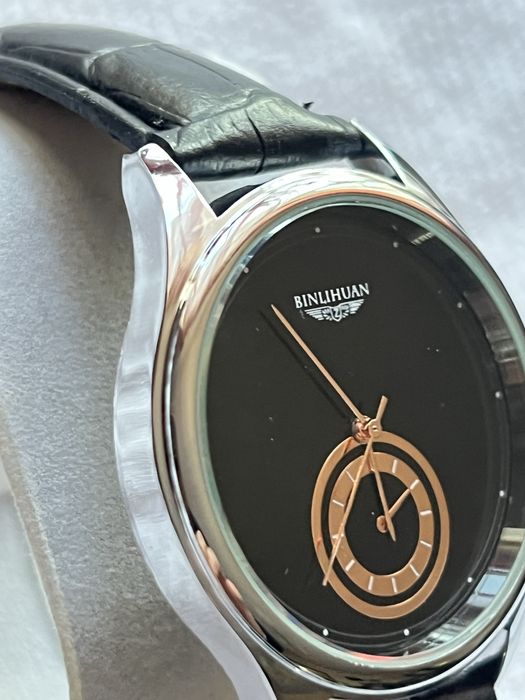 Piekny zegarek meski