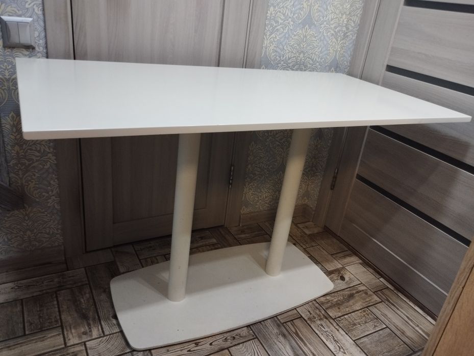 Столи кухонні та офісні