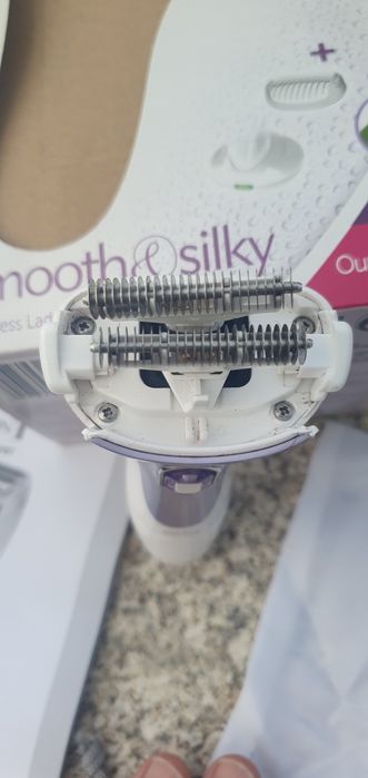 Vendo depiladora para senhora da marca REMINGTON.