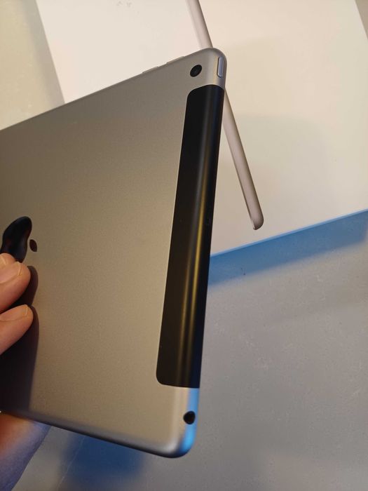 IPAD 6a Geração 128gb com wi-fi + celular