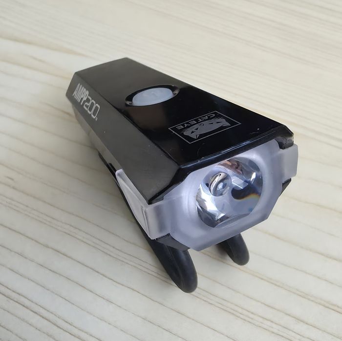 Lampka przednia CATEYE AMPP 200 HL-EL042RC