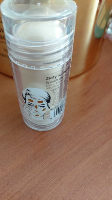 złoty rozświetlacz w sztyfcie Selfie Project x DRE$$CODE (Golden Glow, 16 g)