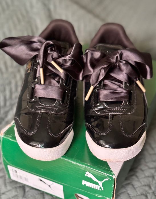Продам лакові кросівки PUMA з атласними шнурками: 390 грн