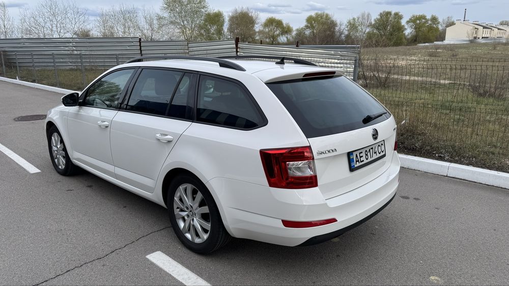 Skoda Octavia A7 1.8 (не крашена)