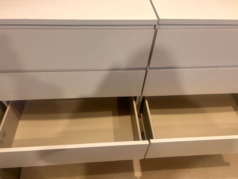 Comoda 4 gavetas (duas)