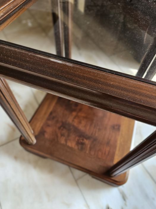 2 Mesas em mogno de apoio