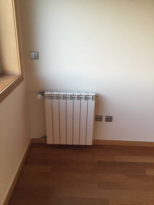 Apartamento T4 - Ultimo piso - 2 frentes - com varanda!