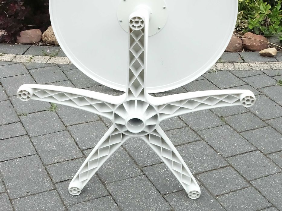 Biały Stolik Ogrodowy / Kawiarniany – Stabilny, Okrągły 70cm