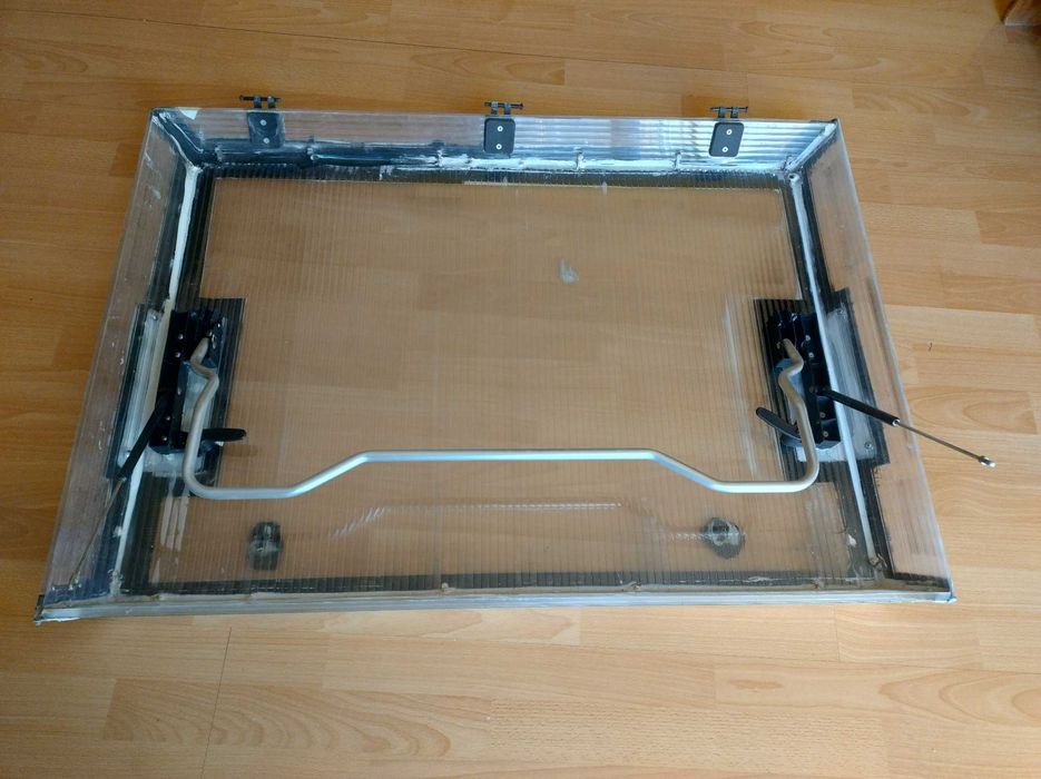 Szyba okna dachowego Heki 2 z poliwęglanu komórkowego