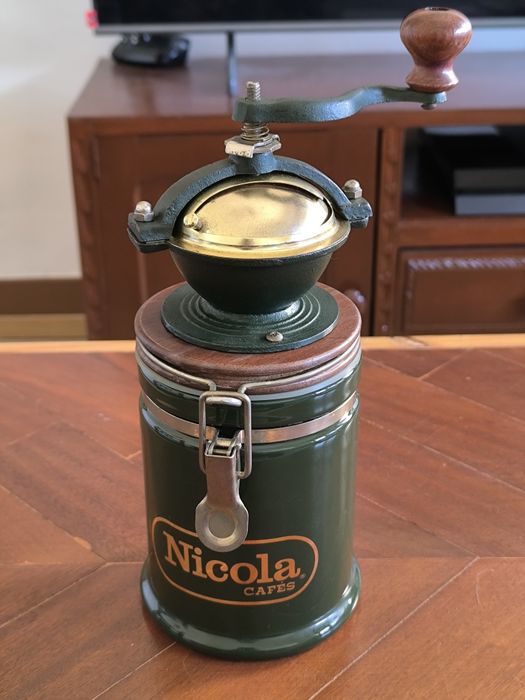 Moinho de café manual vintage (Cafés Nicola)