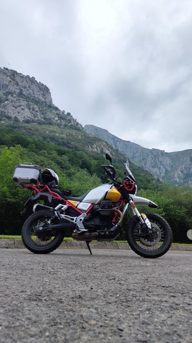 Moto Guzzi V85 TT