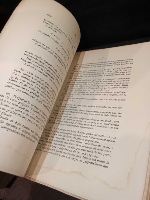 Multiplicações vectoriais associativas e modulares - Manuel G. Miranda
