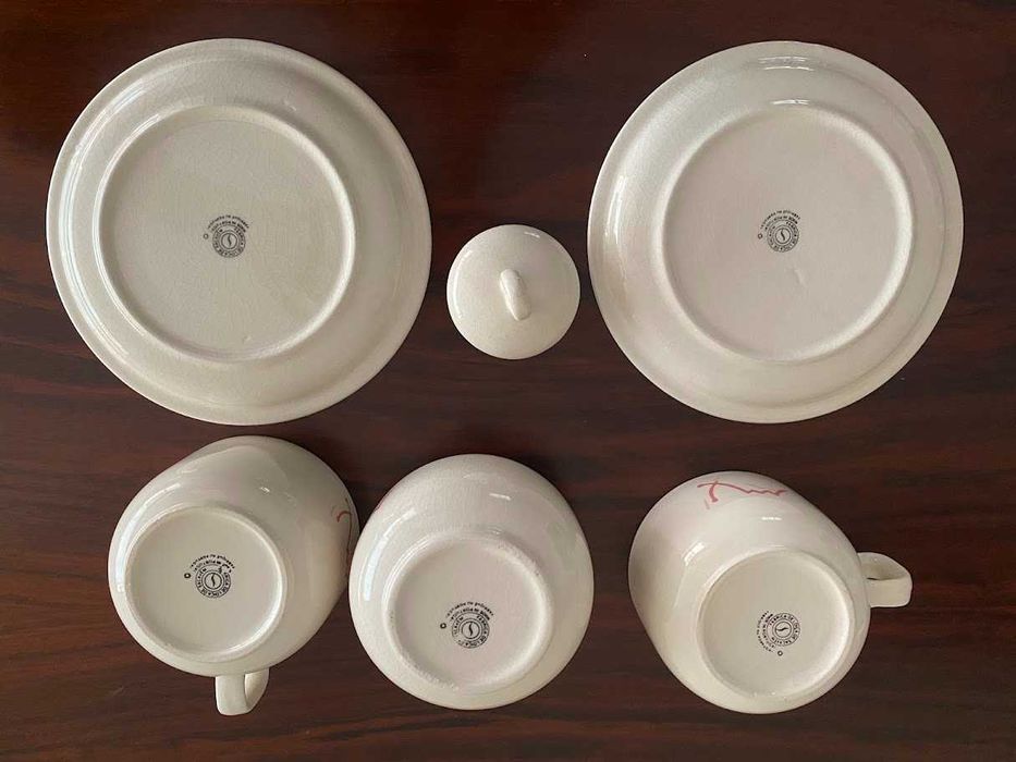 Chávenas almoçadeiras e açucareiro de Sacavém