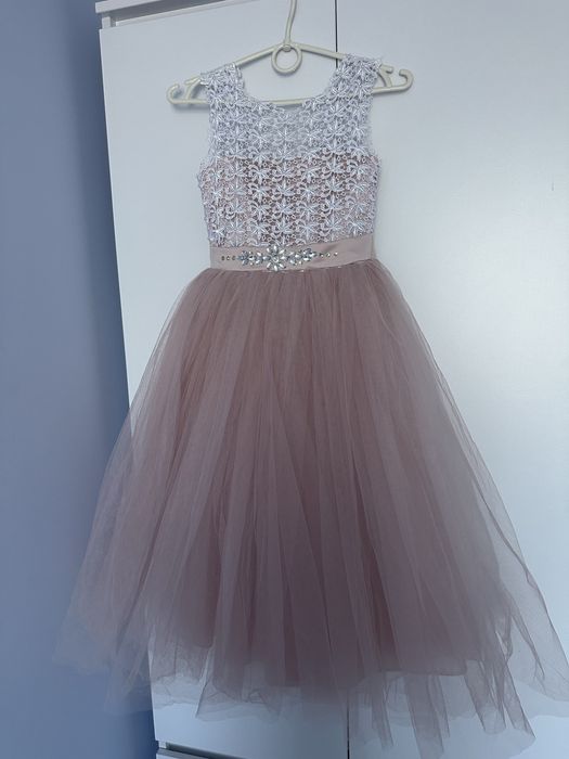 Плаття для дівчинки в ідеальному стані