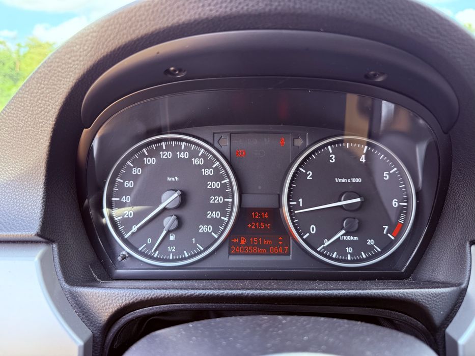BMW 318i E90 2008