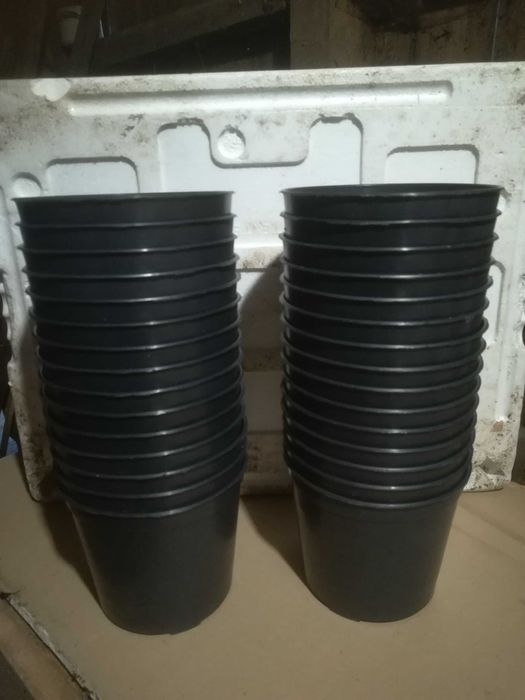 doniczki produkcyjne średnica 14 cm twarde nowe  2000 sztuk