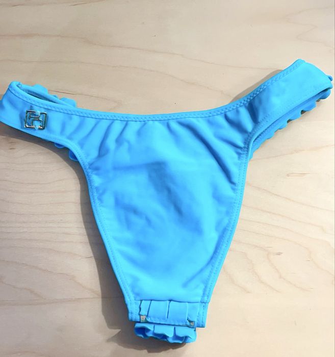 Bikini azul em escamas da Rosa Clará