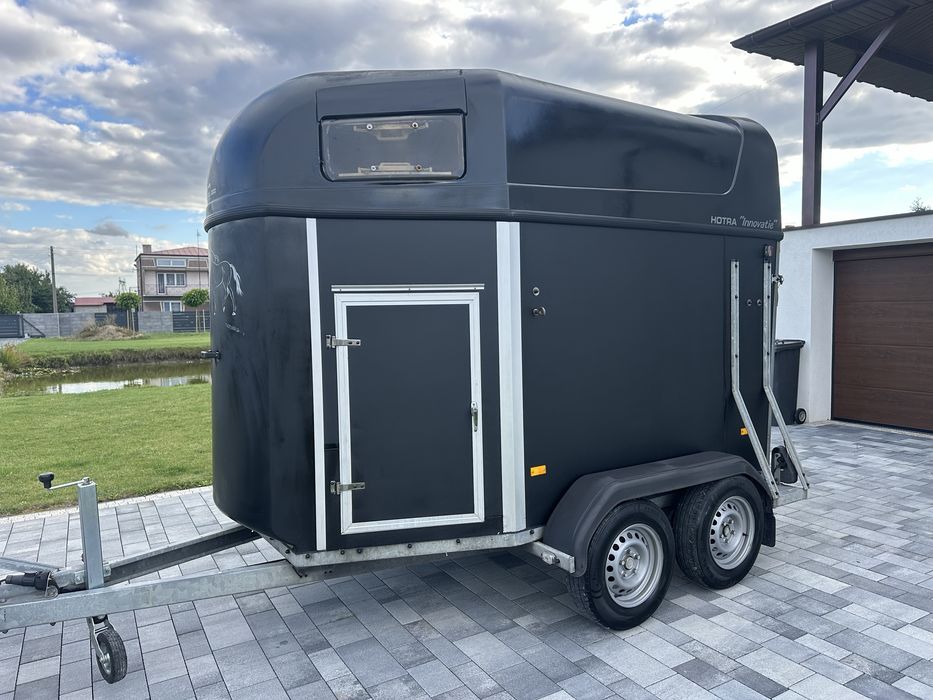 Kat b Dmc 1400 kg Przyczepa  do przewozu 2 koni ,zwierzat .