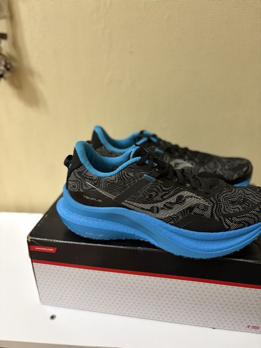 Новые ОРИГИНАЛ оригінал беговые кроссовки кросівки Saucony Tempus