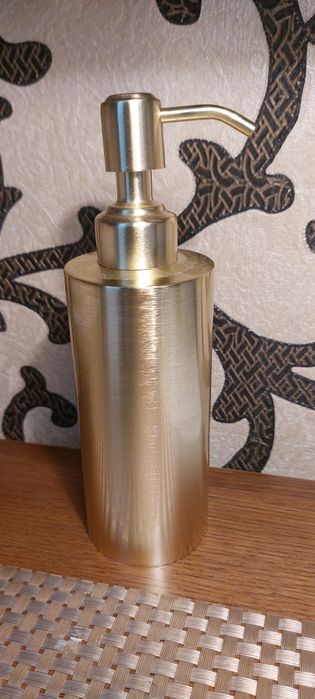 Дозатор для жидкого мыла цвет матовое зотоло 260мл.