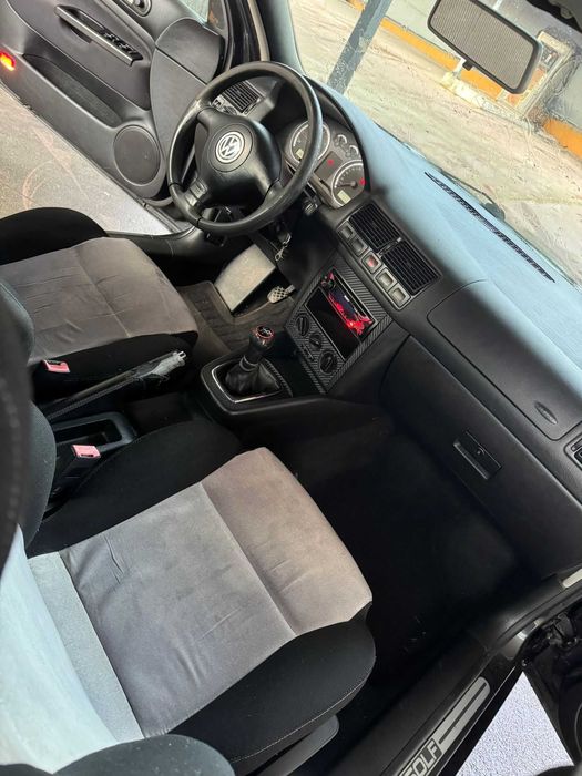 Golf 4 1.9 tdi 110cv Edicao 25anos - 250mil kms