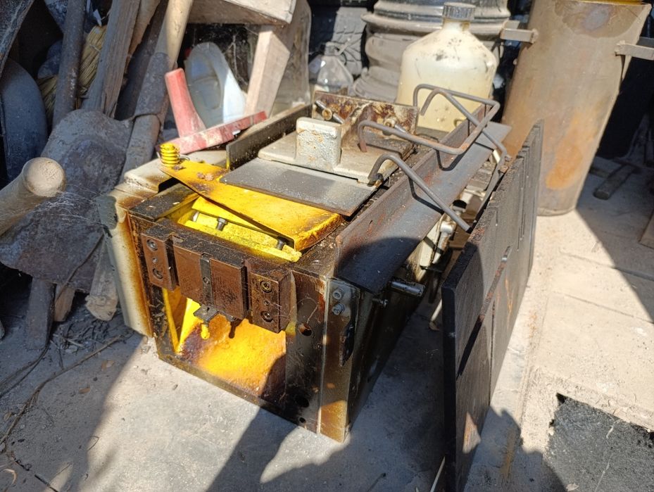 Деревообробний настільний радянський станок