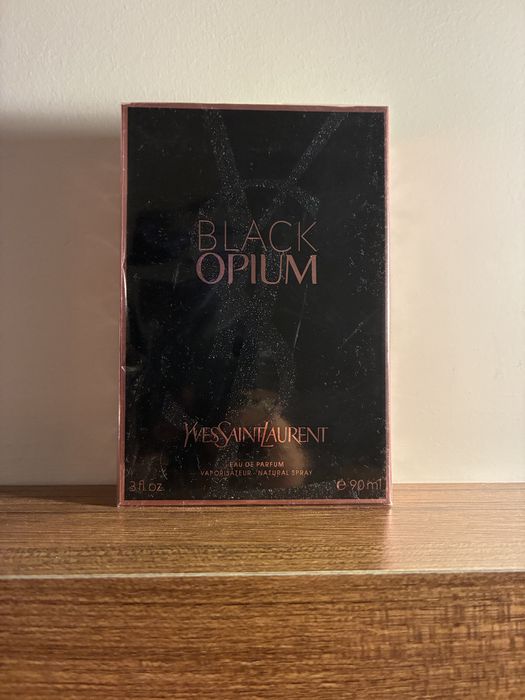 Black opium Yves Saint Laurent