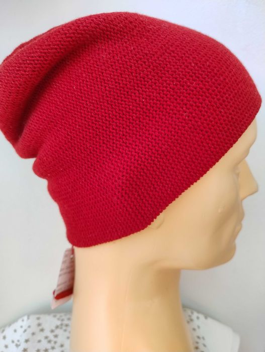 Ciepła, czerwona czapka z wełny merynosa 100%. Rękodzieło