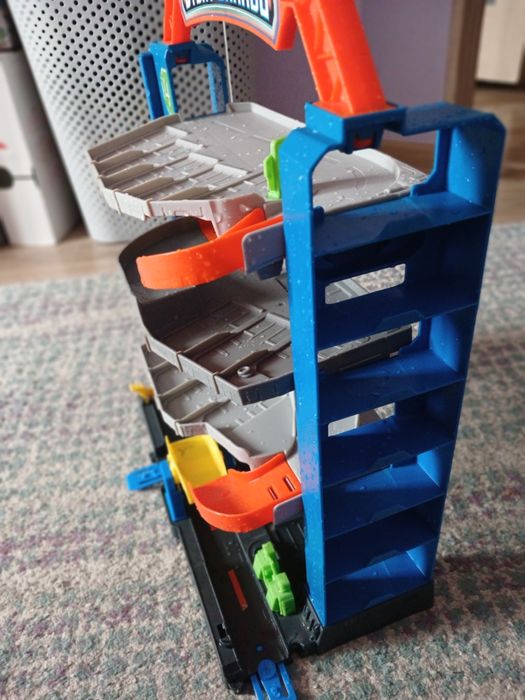 Паркінг,  гараж Хот вілс, Hot wheels stunt garage